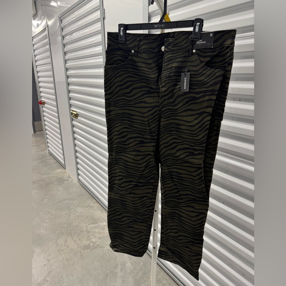 ‼️NWT‼️Express straight super high rise green and black zebra print jeans